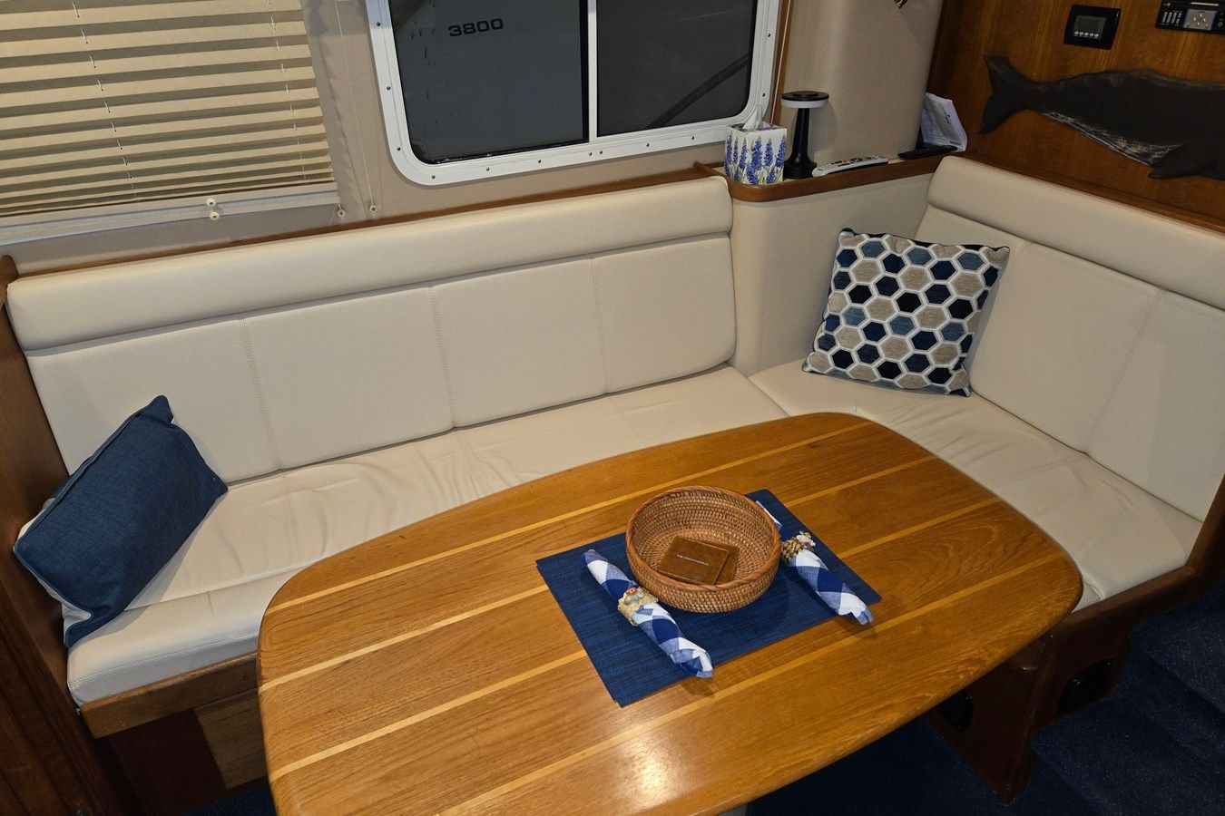 Buy a KNOT KAOS 34 at Shestakov Yacht Sales