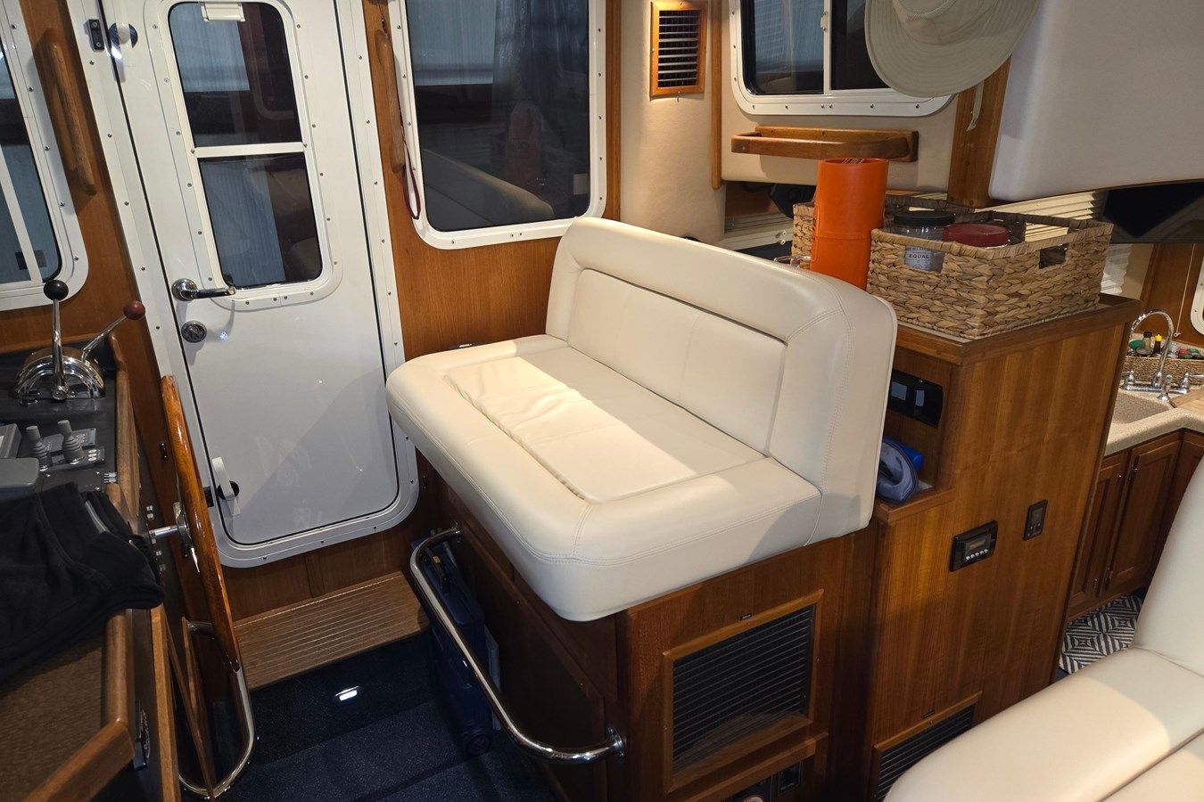 KNOT KAOS - AMERICAN TUG yacht sale