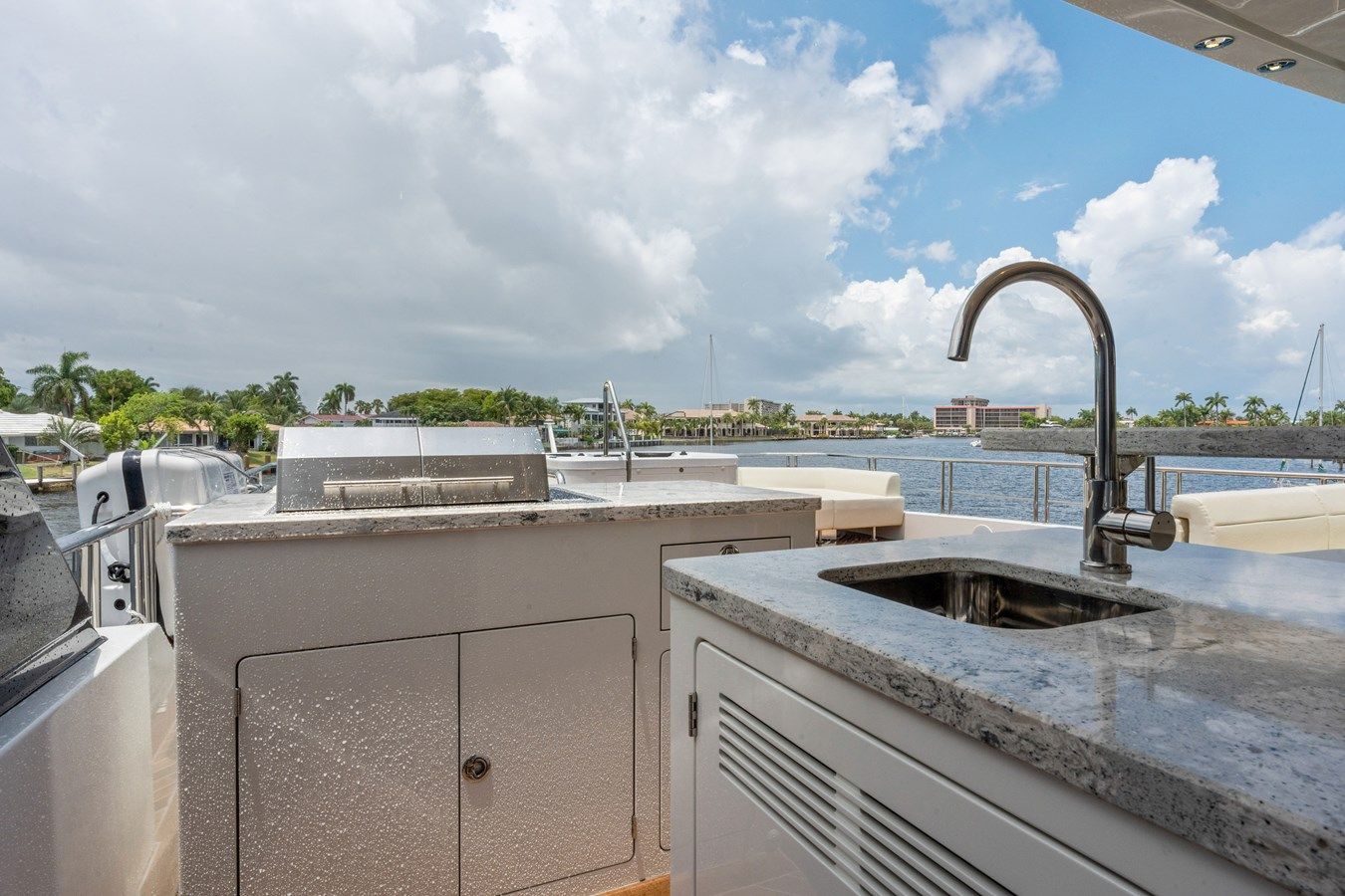 best yacht sales deals South C's - Ocean Alexander