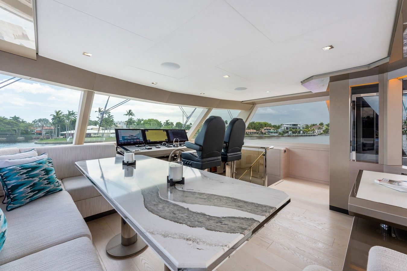 Buy a yacht South C's - Ocean Alexander
