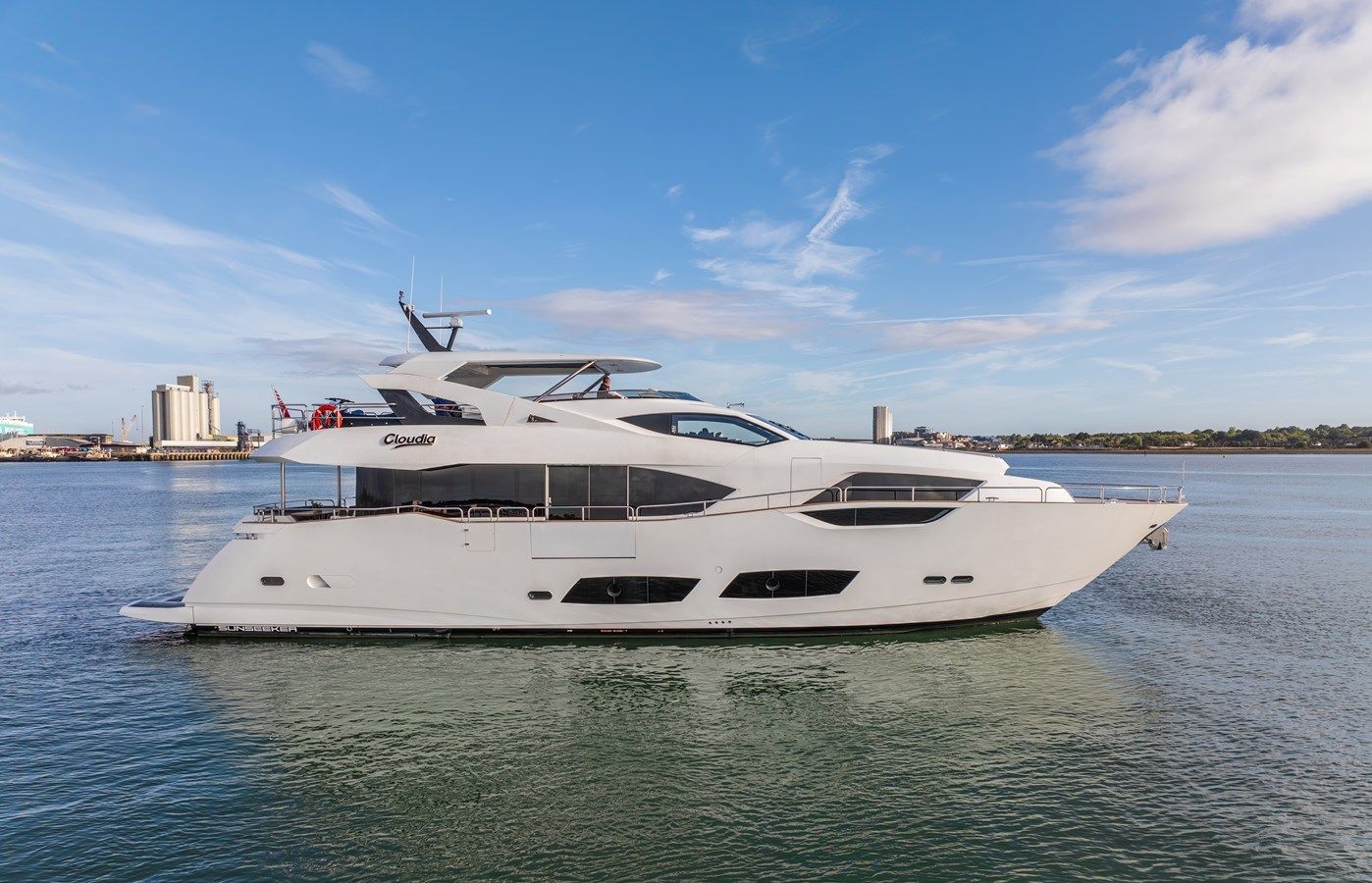 Buy a yacht CLOUDIA - Sunseeker