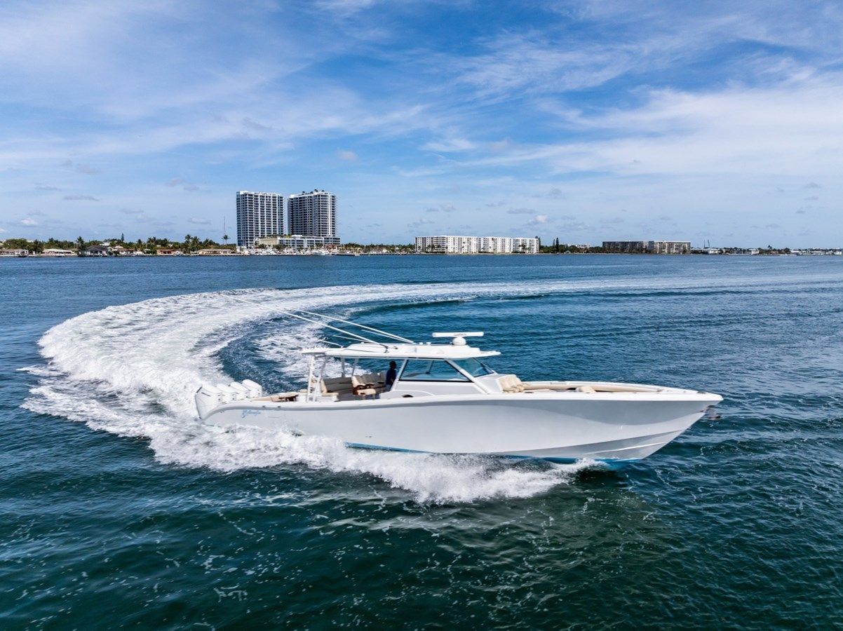 Buy a yacht supermodel - YELLOWFIN
