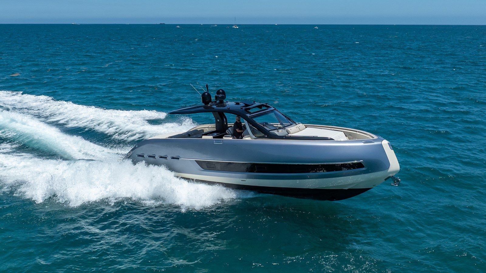 Купить яхту Invictus TT460 47 в Shestakov Yacht Sales