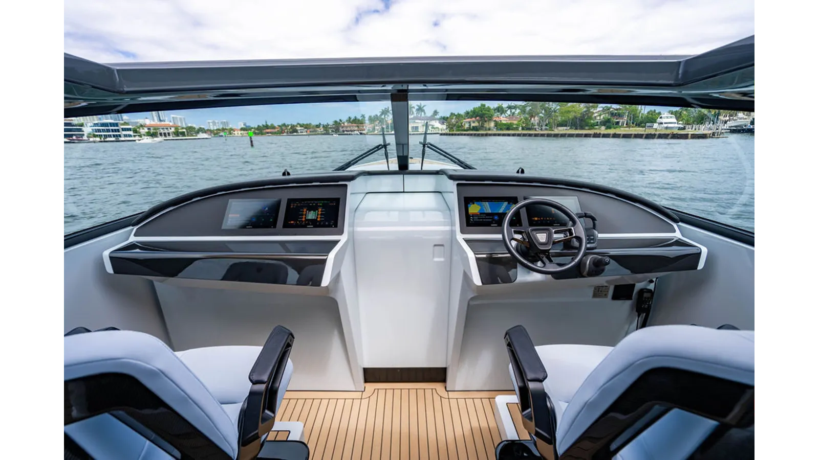 Buy a yacht Giddy Up-CMB - WAJER