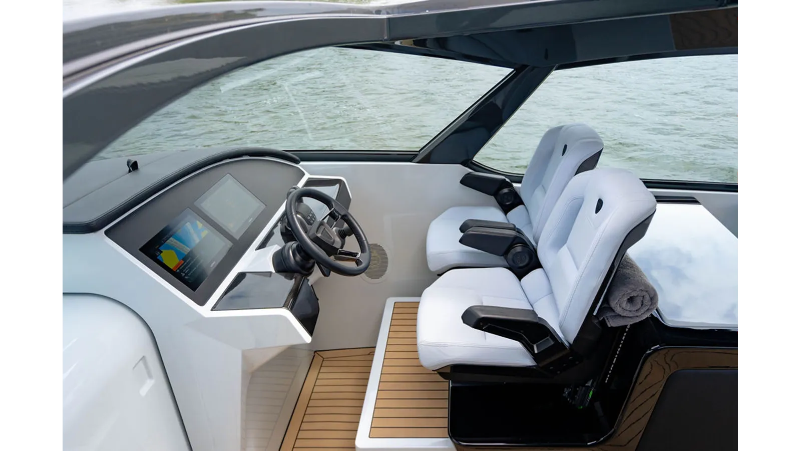 Buy a yacht Giddy Up-CMB 55 HT
