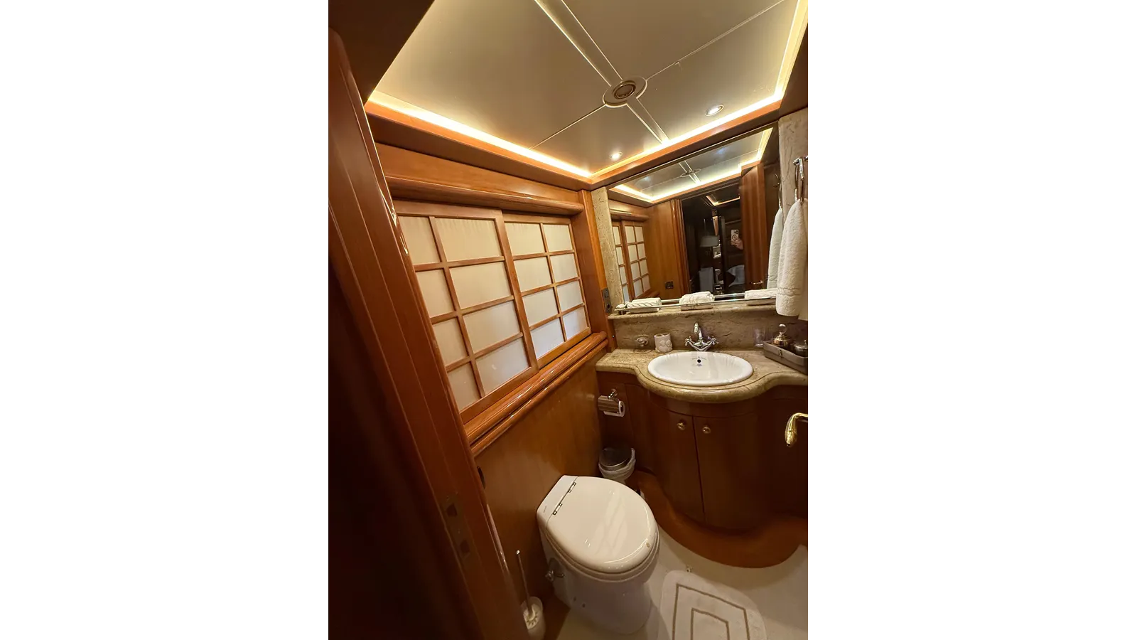 Купить яхту SUNRISE 112 в Shestakov Yacht Sales
