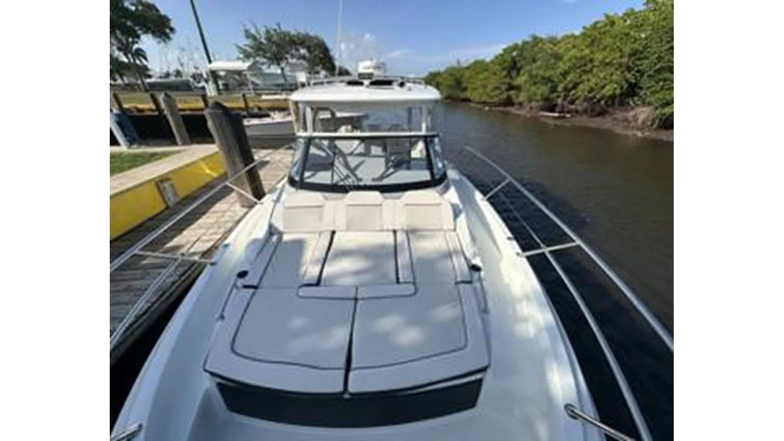 Buy a yacht No Name 10.5 Walkaround