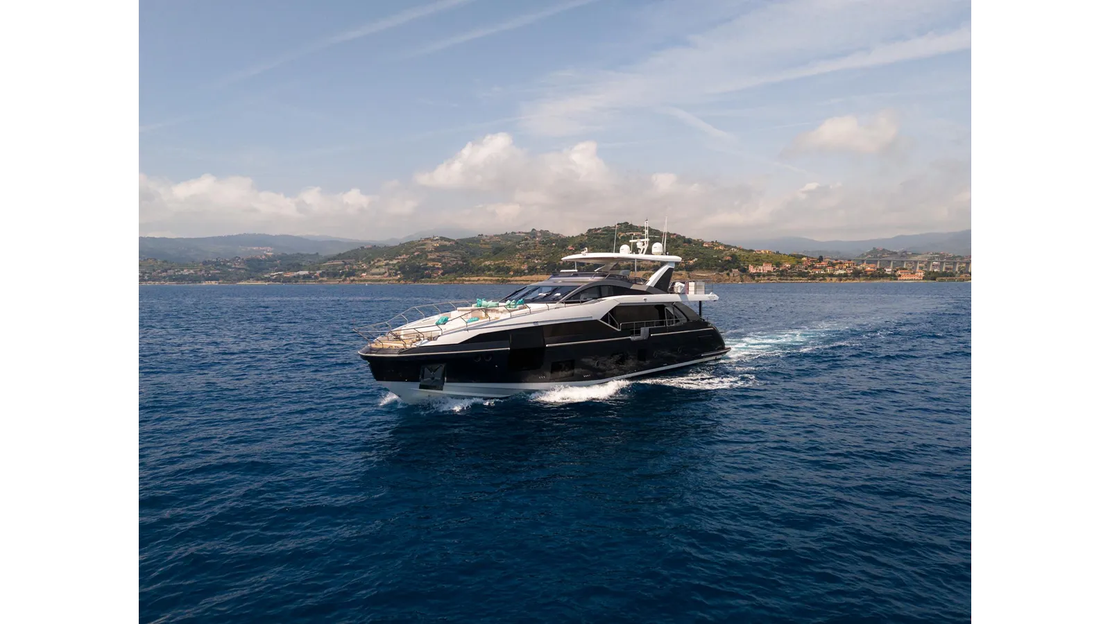 best yacht sales deals 27 METRI - Azimut Yachts