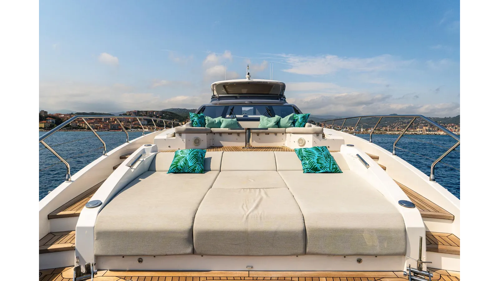 Buy a yacht 27 METRI - Azimut Yachts