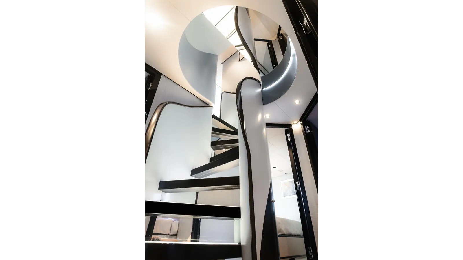 Buy a 27 METRI 88 at Shestakov Yacht Sales