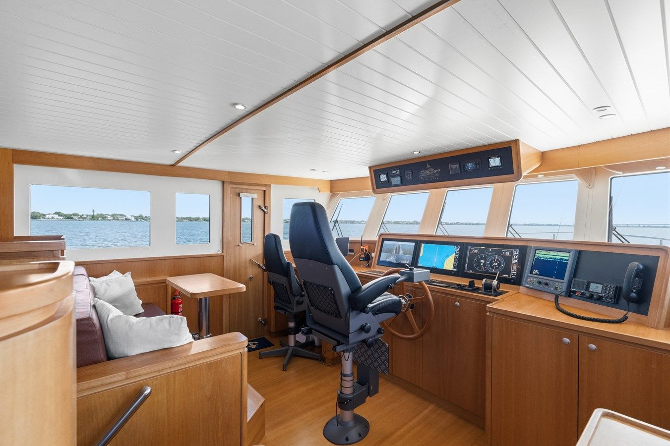 Buy a yacht LADY GIGI 64
