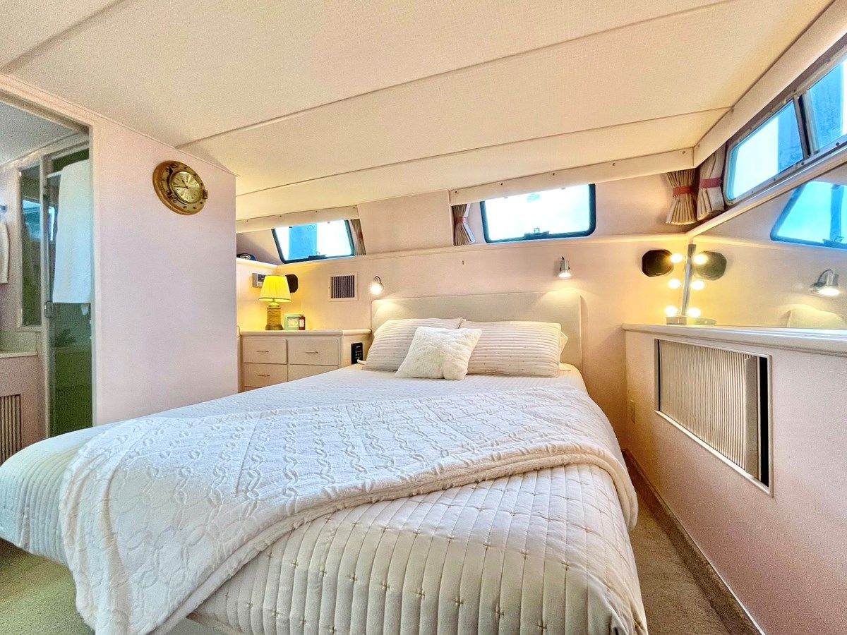 Стоимость яхты ISLE OF VIEW Aft Cabin