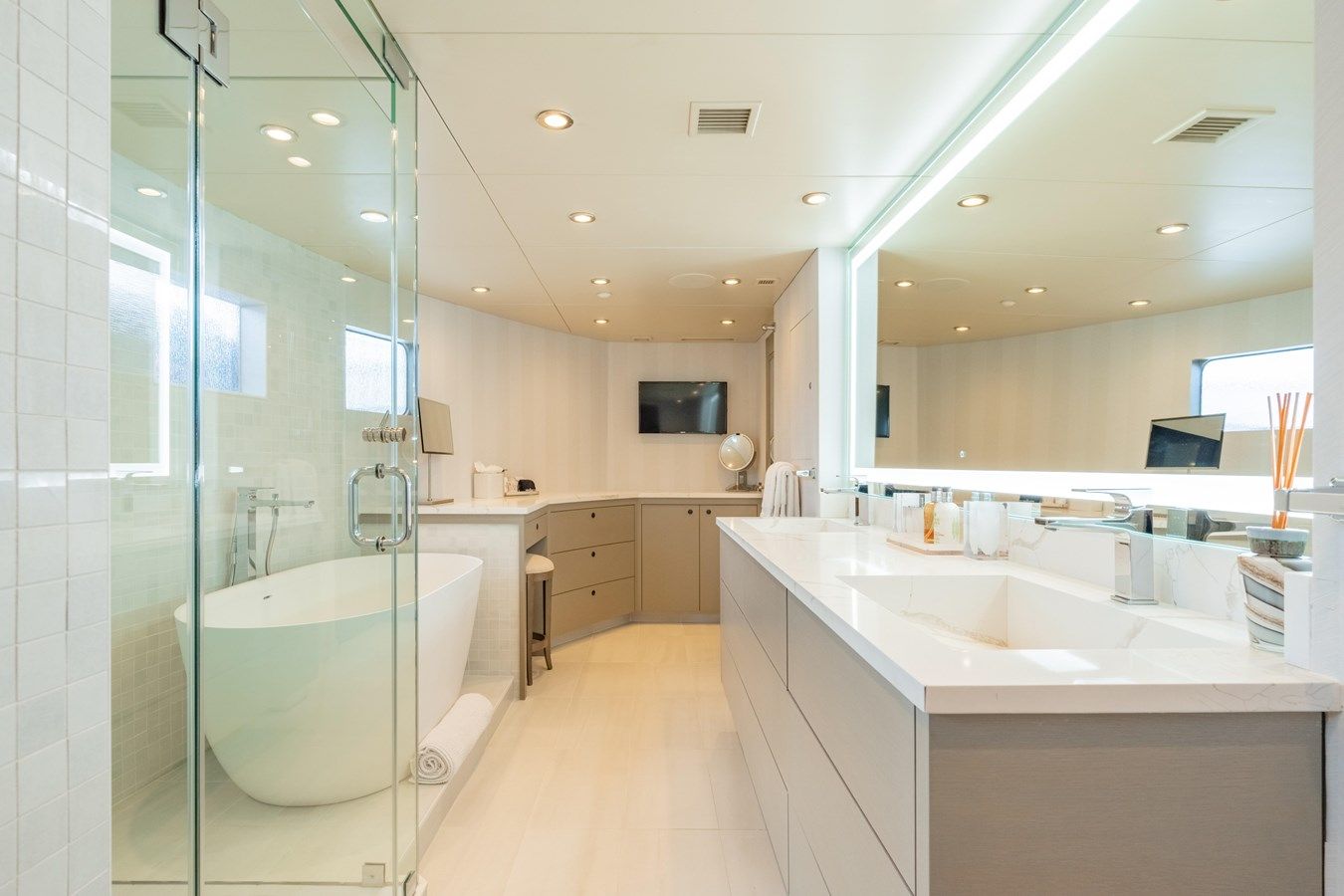 Купить яхту SEA CLASS 155 в Shestakov Yacht Sales