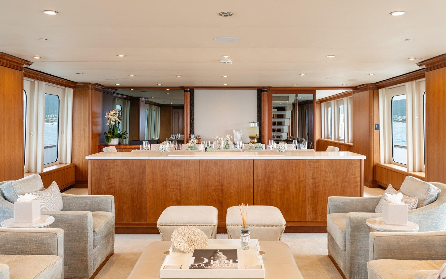 Лучшая цена на SEA CLASS - Christensen Yachts