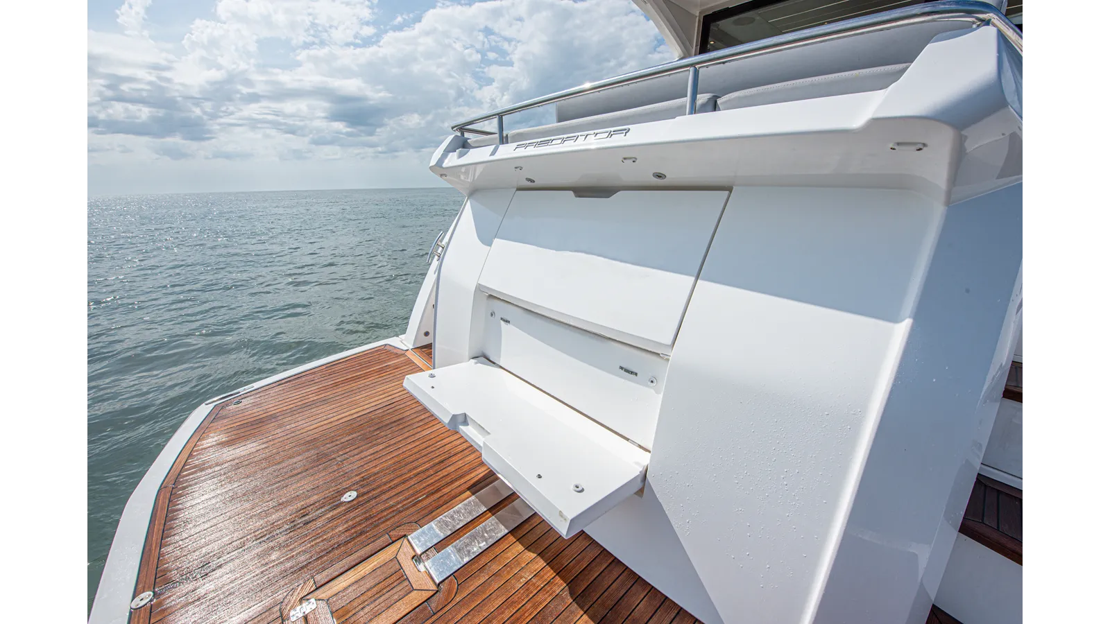 Buy a yacht DULZURA - Sunseeker