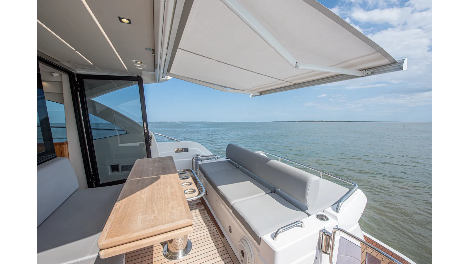 Buy a DULZURA - Sunseeker at Shestakov Yacht Sales