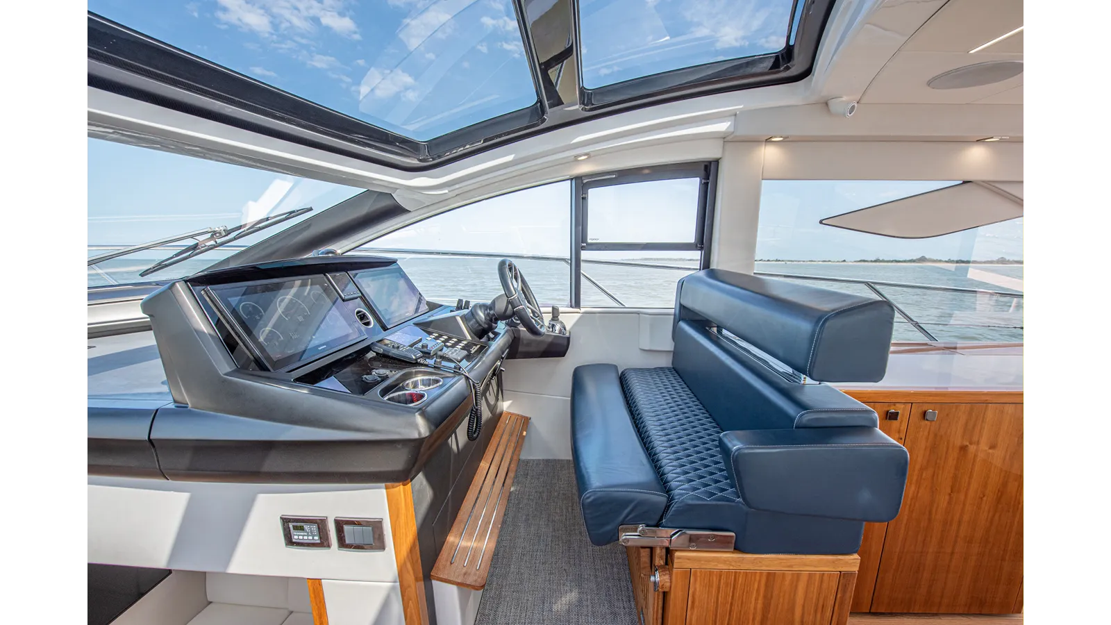 Buy a yacht DULZURA 50 Predator
