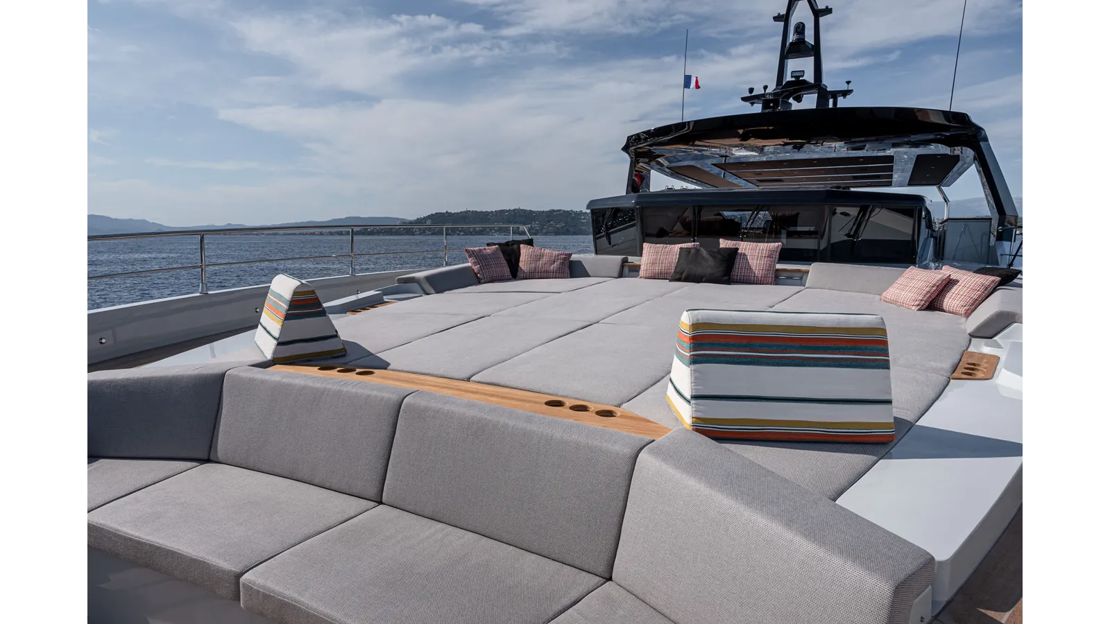 Купить яхту NUMARINE 30XP 101 в Shestakov Yacht Sales