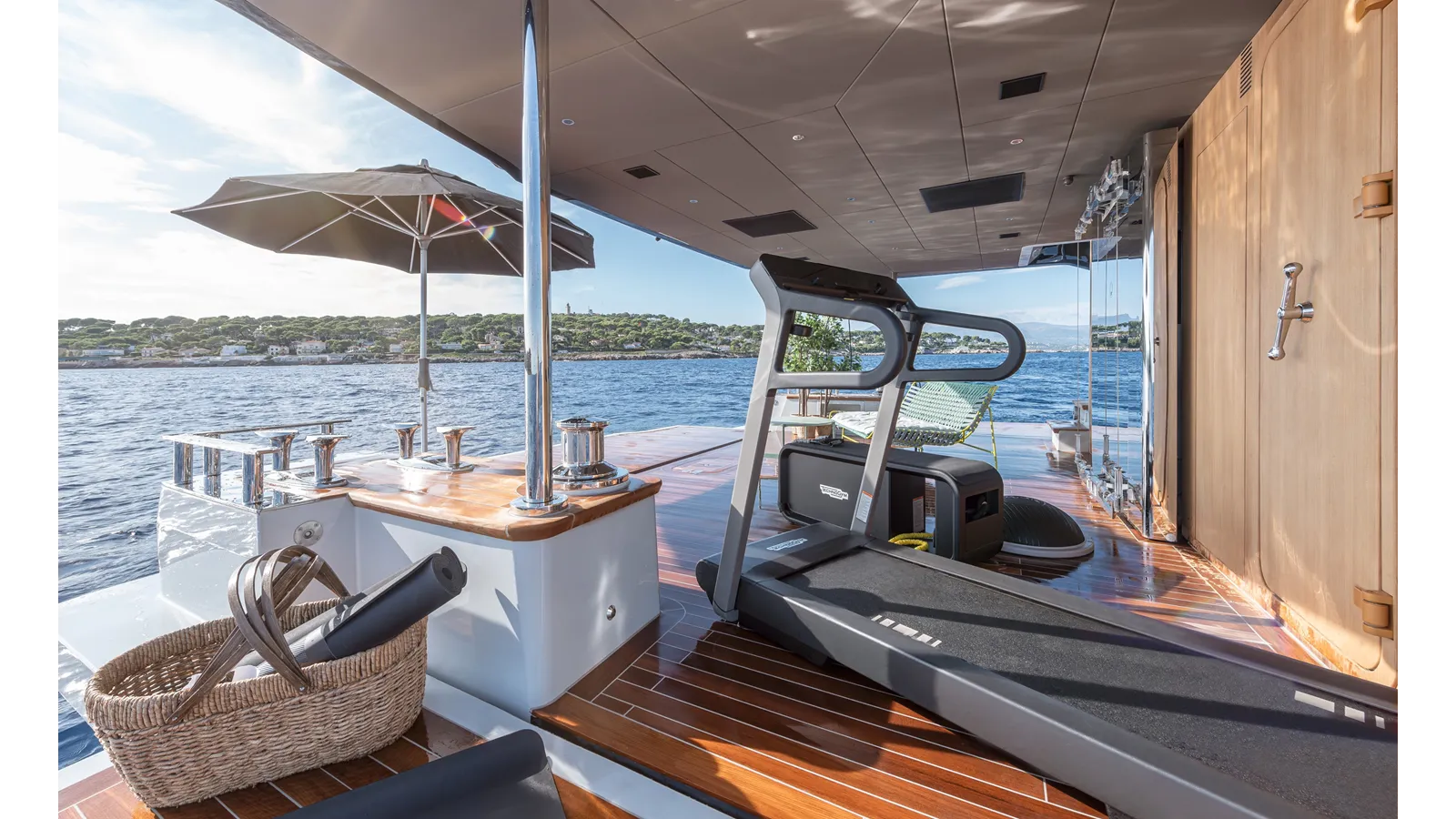 Купить яхту NUMARINE 30XP 2026 в Shestakov Yacht Sales