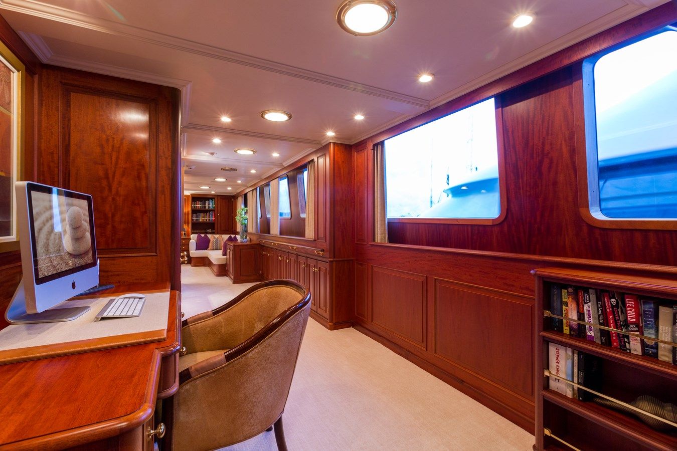 Купить яхту LADY J в Shestakov Yacht Sales