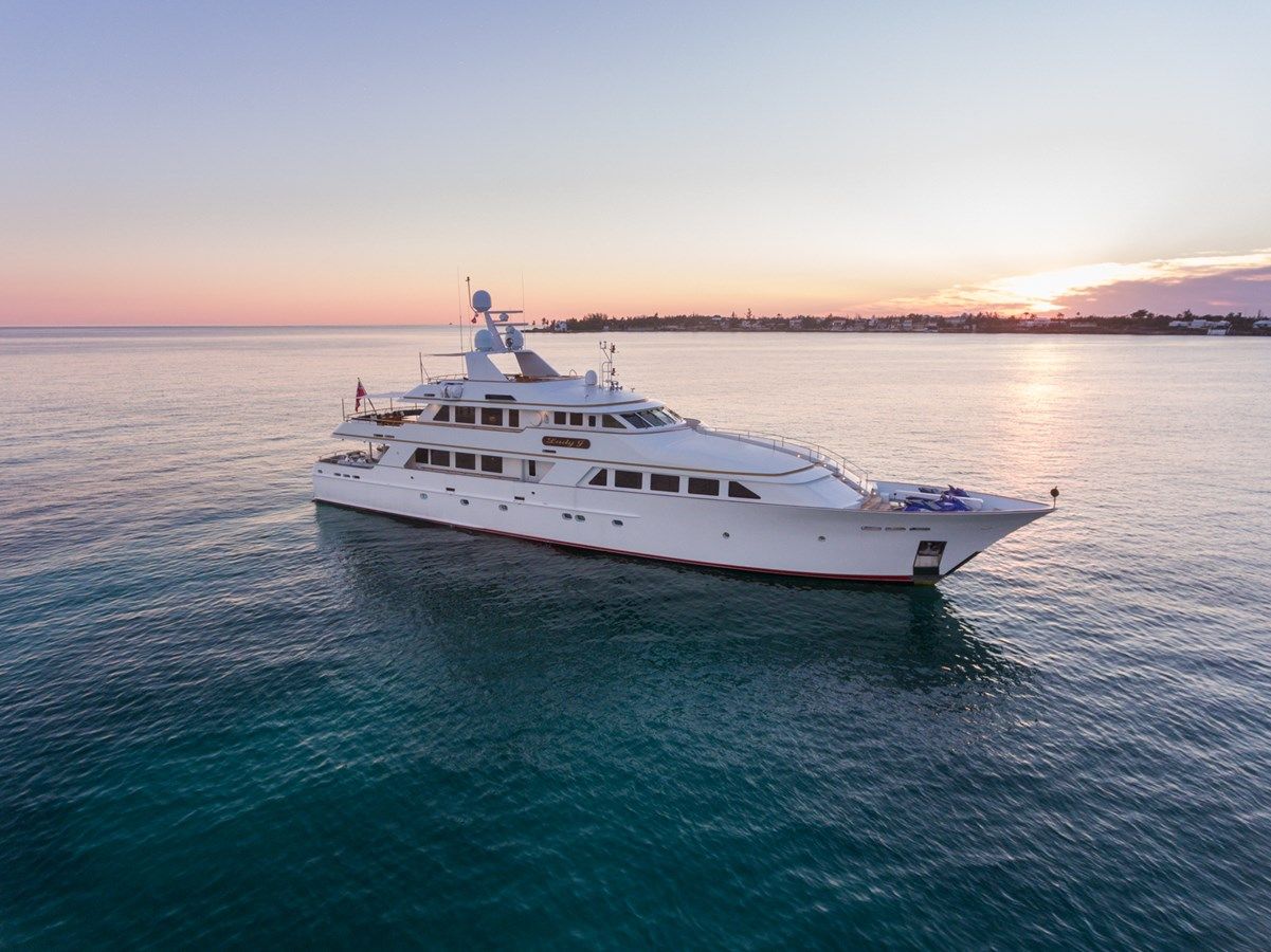 Купить яхту LADY J - PALMER JOHNSON в Shestakov Yacht Sales