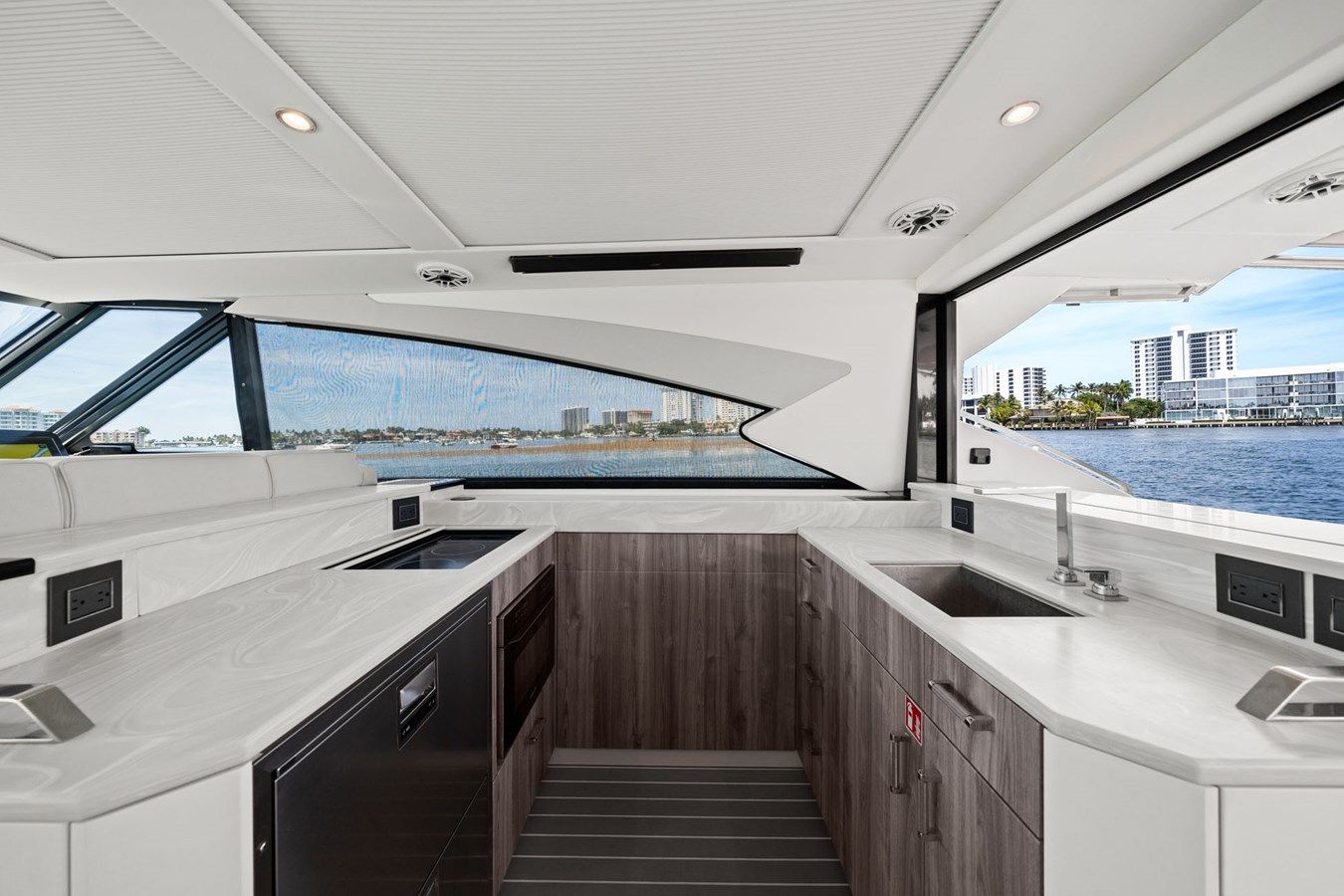 Buy a Take 5 500 Super Sport Crossover at Shestakov Yacht Sales