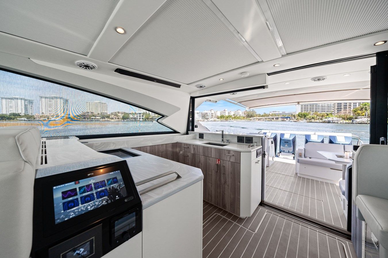Buy a Take 5 - Formula Boats at Shestakov Yacht Sales