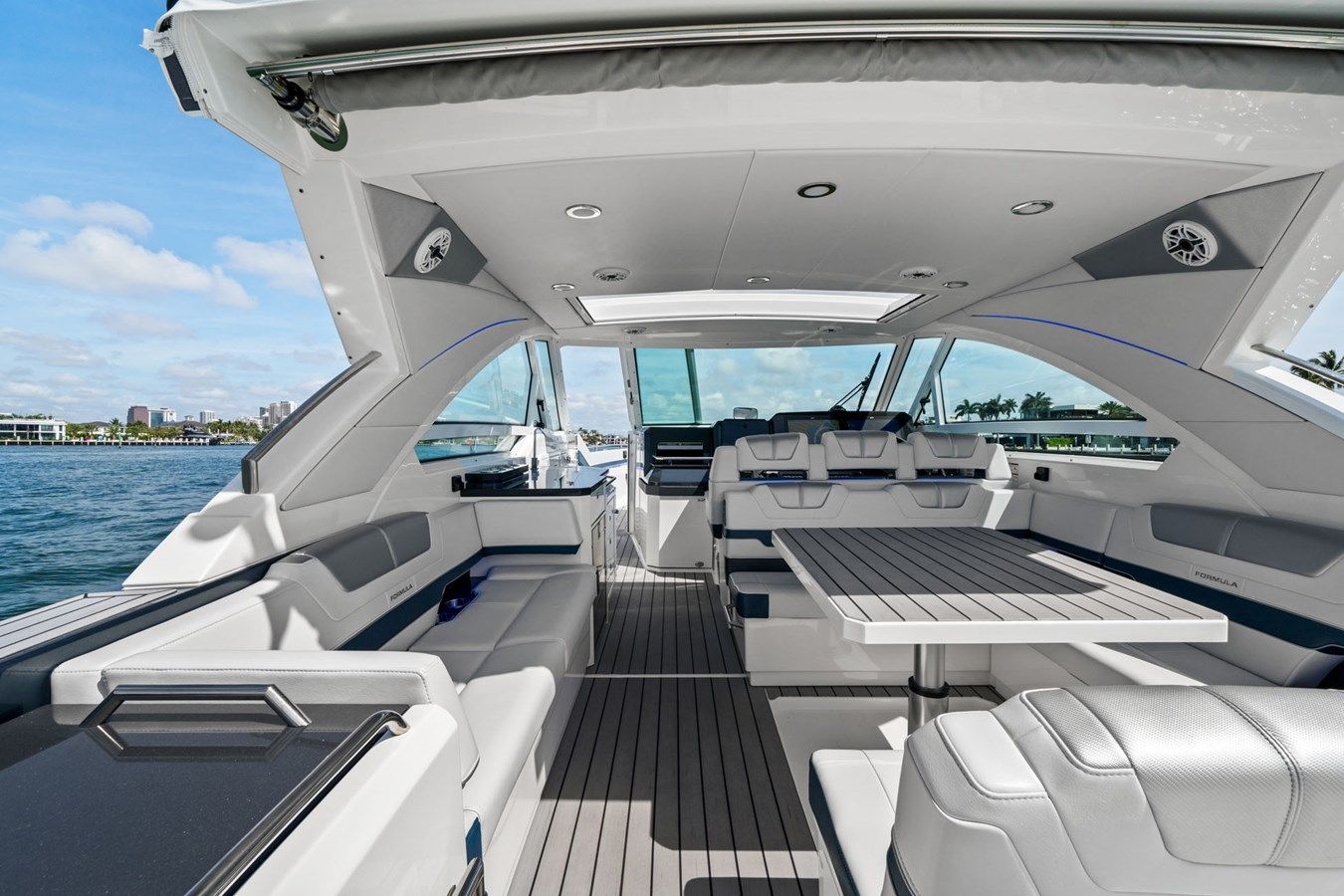 Buy a Lady Champagne II - Formula Boats at Shestakov Yacht Sales