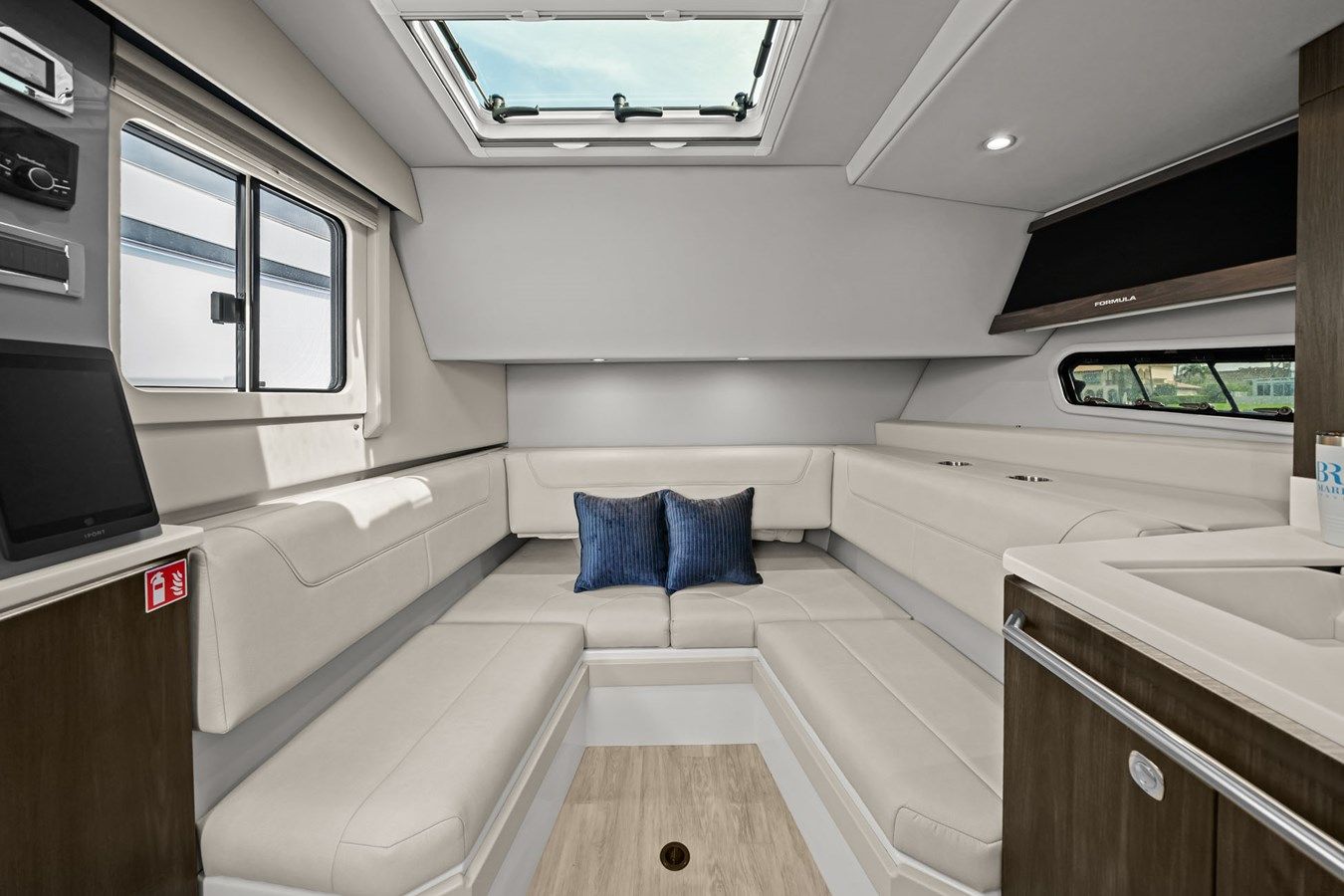 Buy a Lady Champagne II at Shestakov Yacht Sales