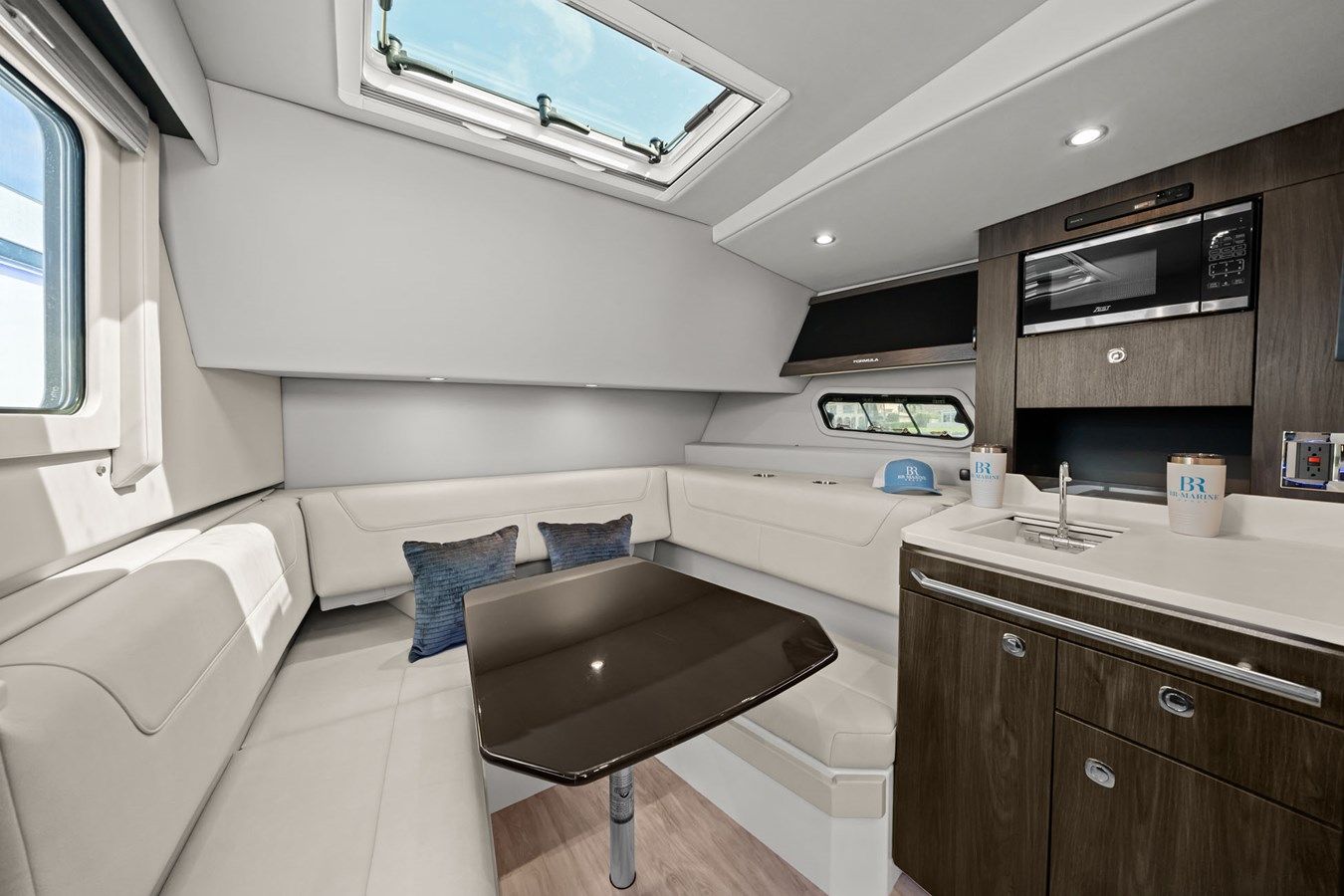 Lady Champagne II - Formula Boats