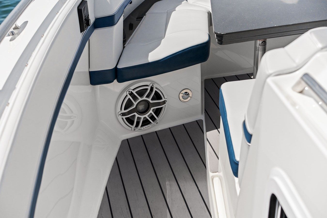 best yacht sales deals Lady Champagne II 400 Super Sport Crossover