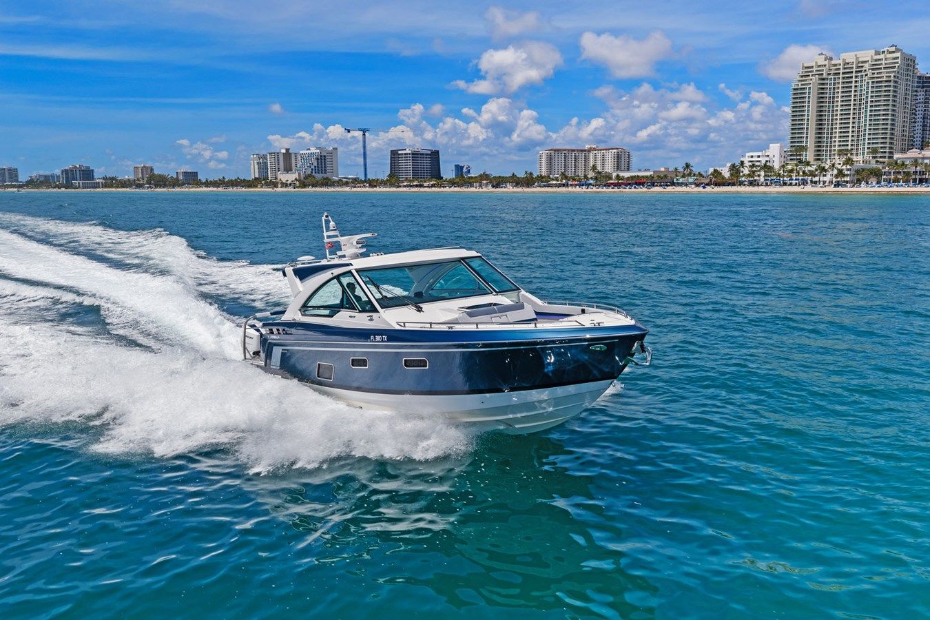 Lady Champagne II - Formula Boats