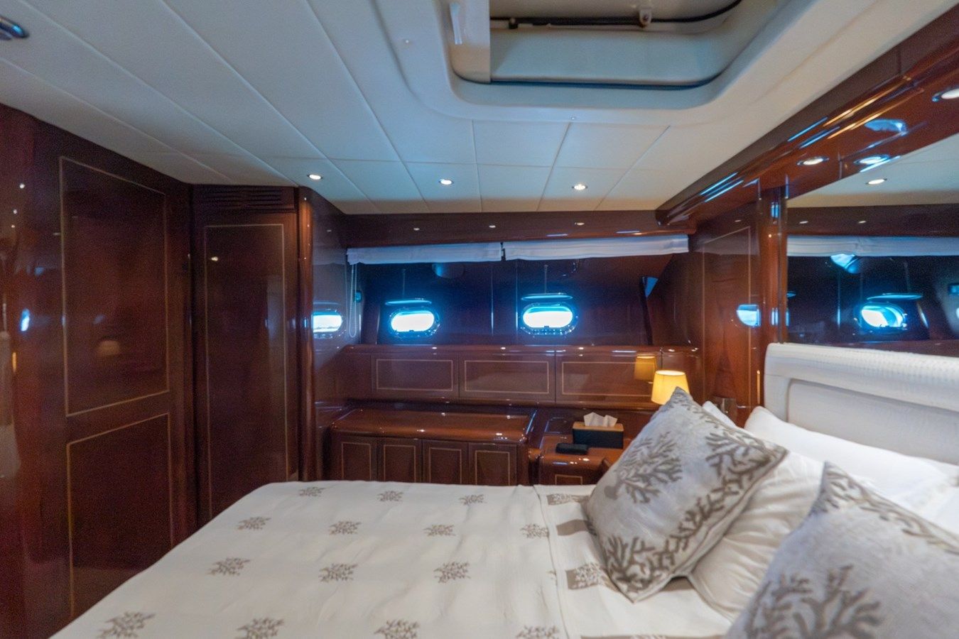 Продажа яхты NN 2004 MANGUSTA 72 2004