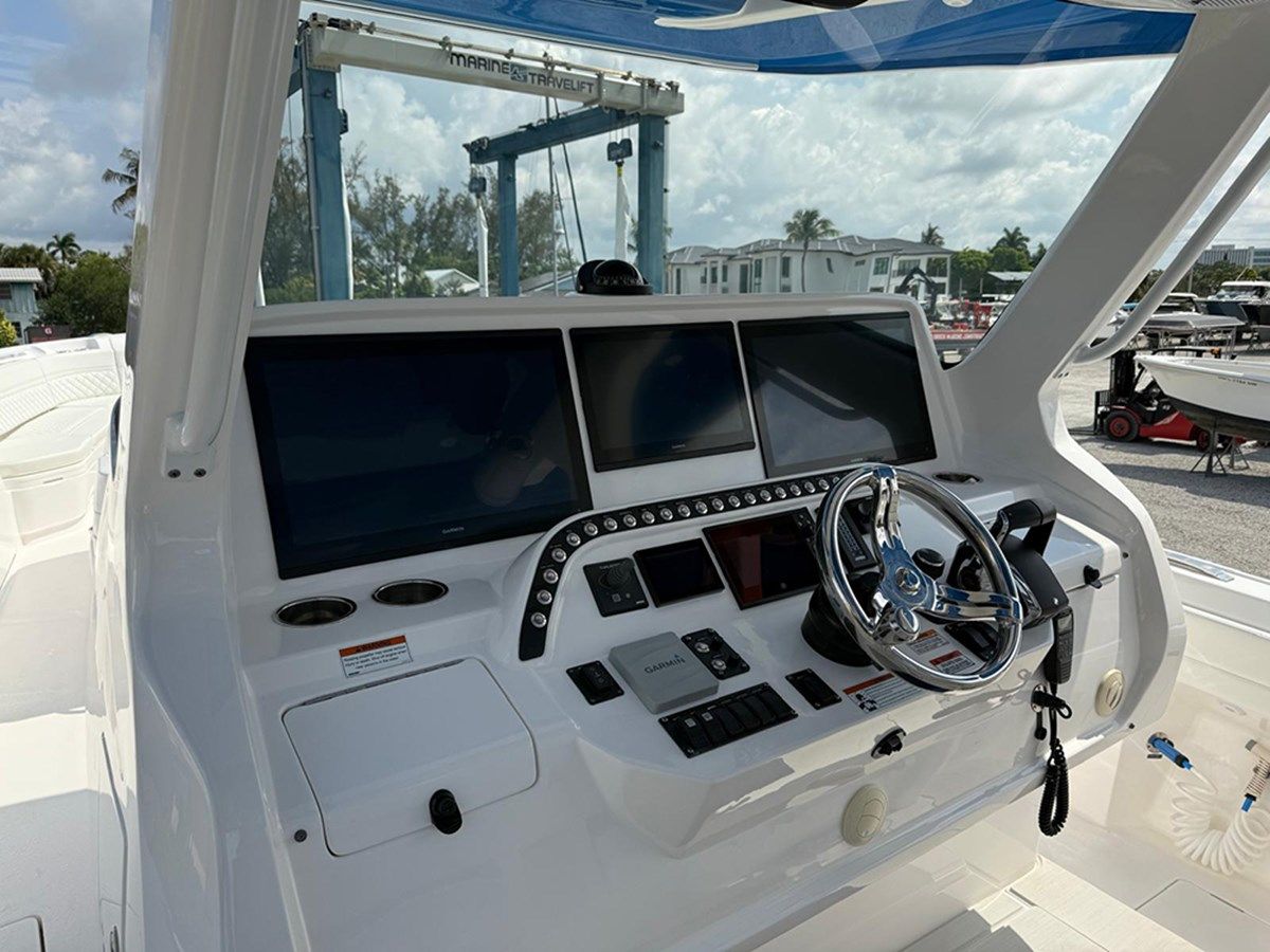 Buy a SPONTANEOUS 2022 at Shestakov Yacht Sales