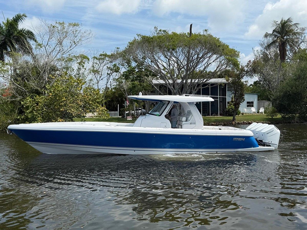 best yacht sales deals SPONTANEOUS 42