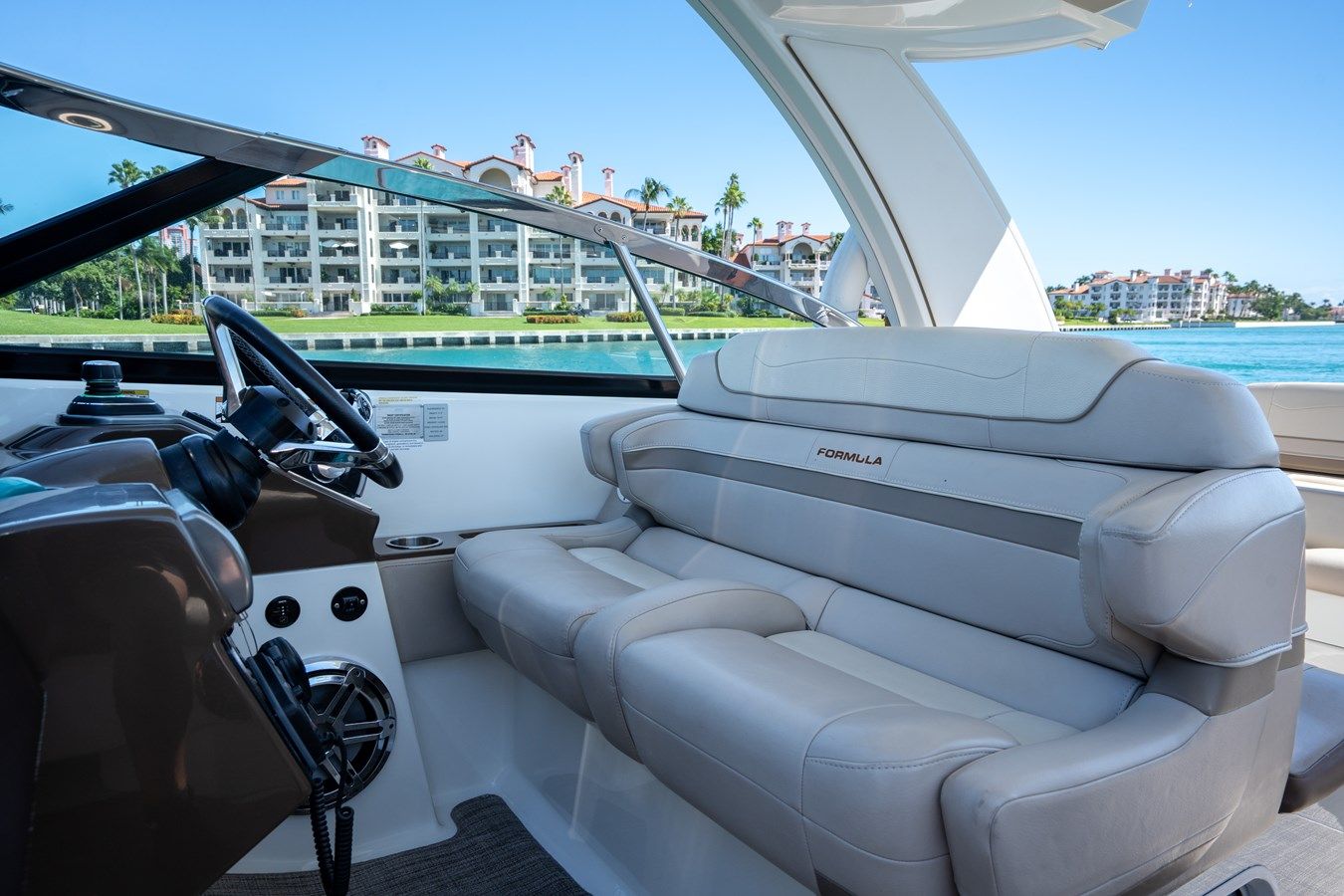 Buy a yacht KNOT AGAIN - Formula Boats