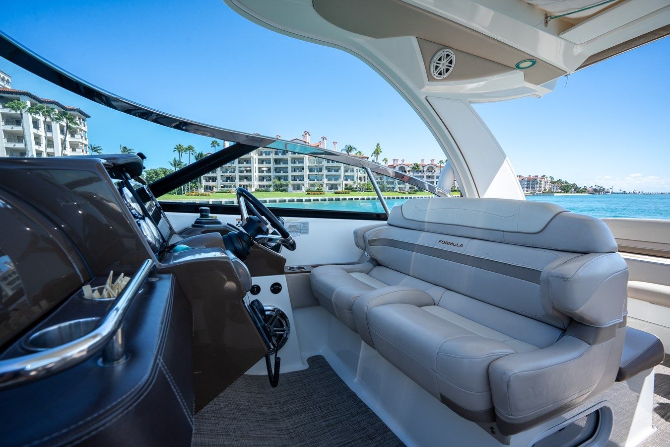 Buy a yacht KNOT AGAIN - Formula Boats