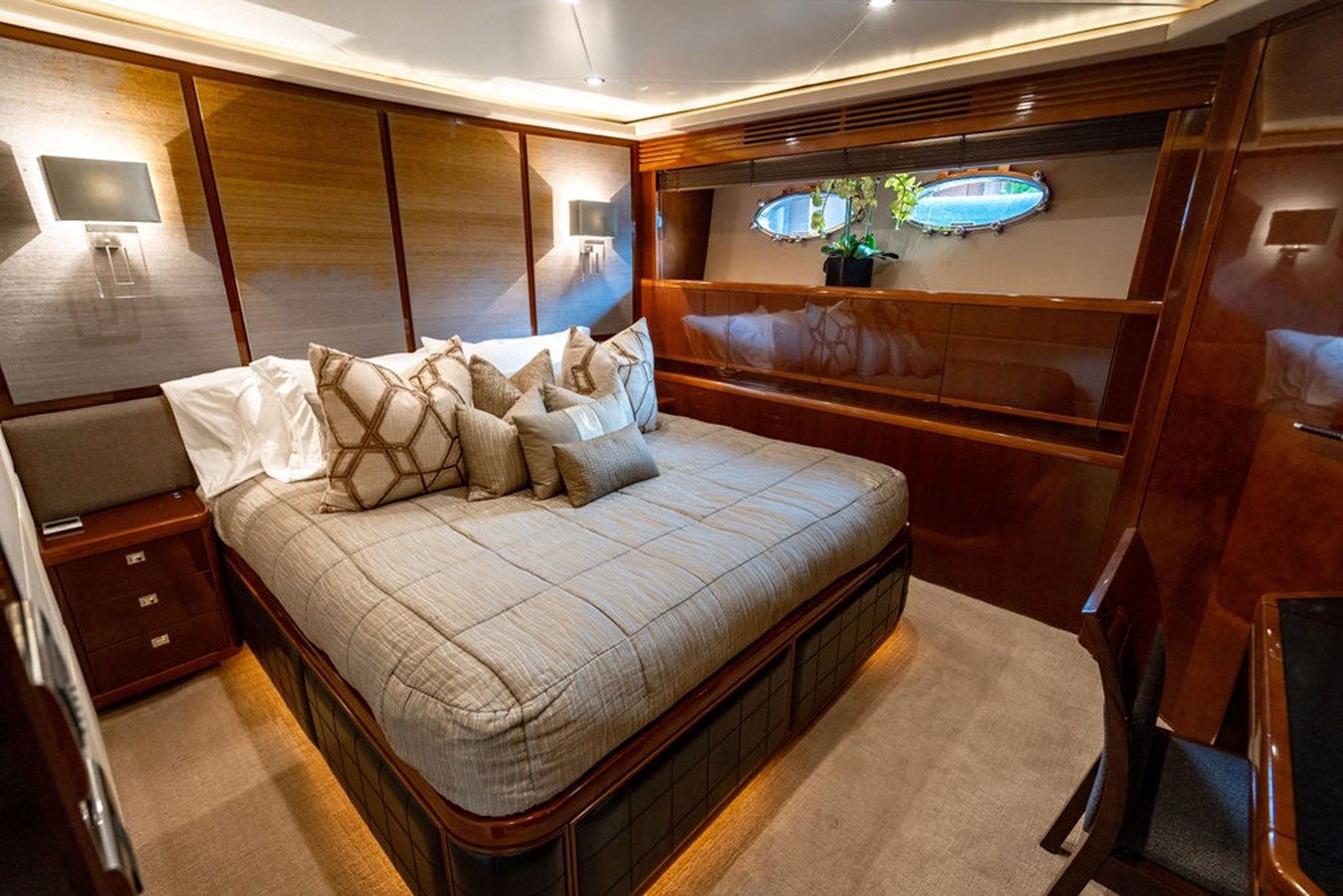best yacht sales deals Oasis (Copy) 95