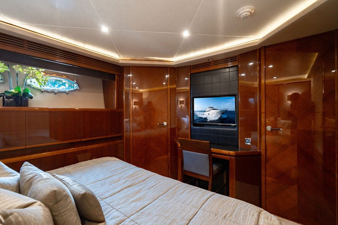 Buy a Oasis (Copy) 95 Motor Yacht at Shestakov Yacht Sales
