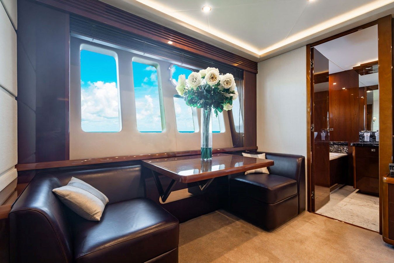 Oasis (Copy) 95 Motor Yacht