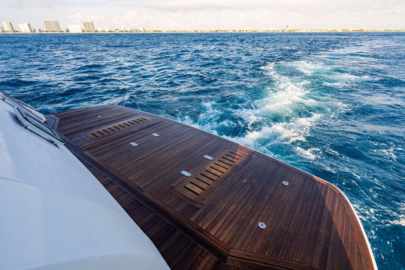 best yacht sales deals Oasis (Copy) 95