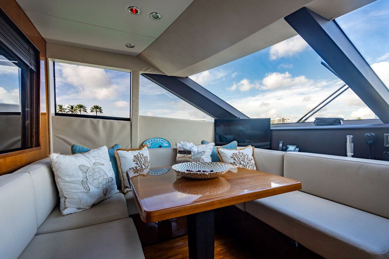 best yacht sales deals Oasis (Copy) 95 Motor Yacht