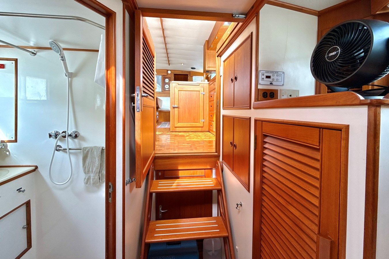 TUMBLEWEED - GRAND BANKS MARINE yacht sale