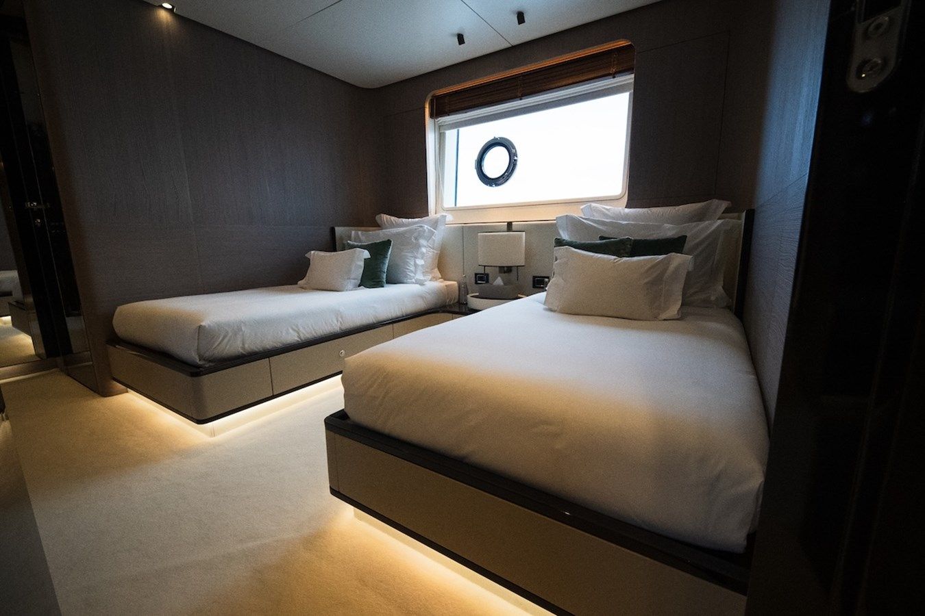 Buy a yacht ANA - Azimut Yachts