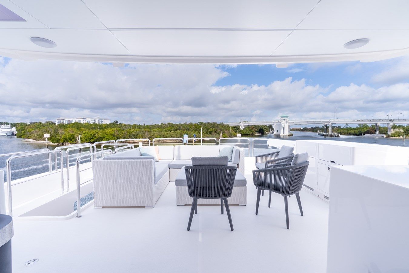 Купить яхту SHERI LYNN в Shestakov Yacht Sales