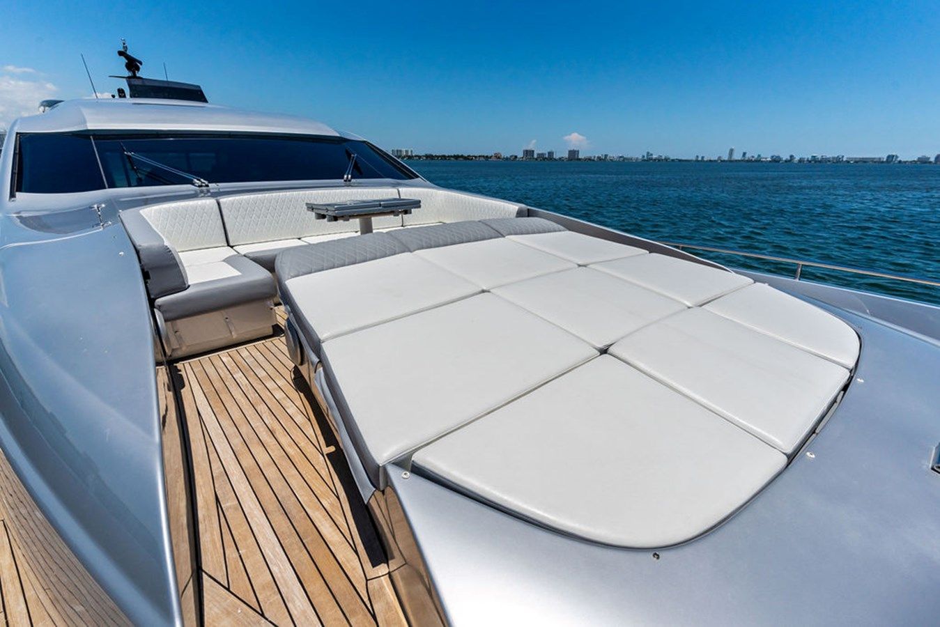 the best price on Cersei 2012