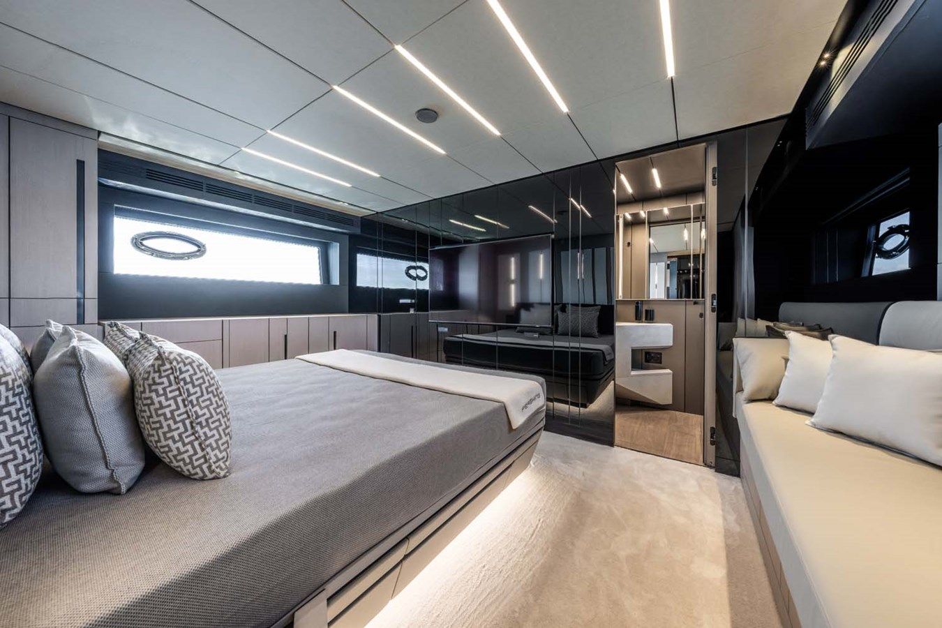 REEMA 71 yacht sale