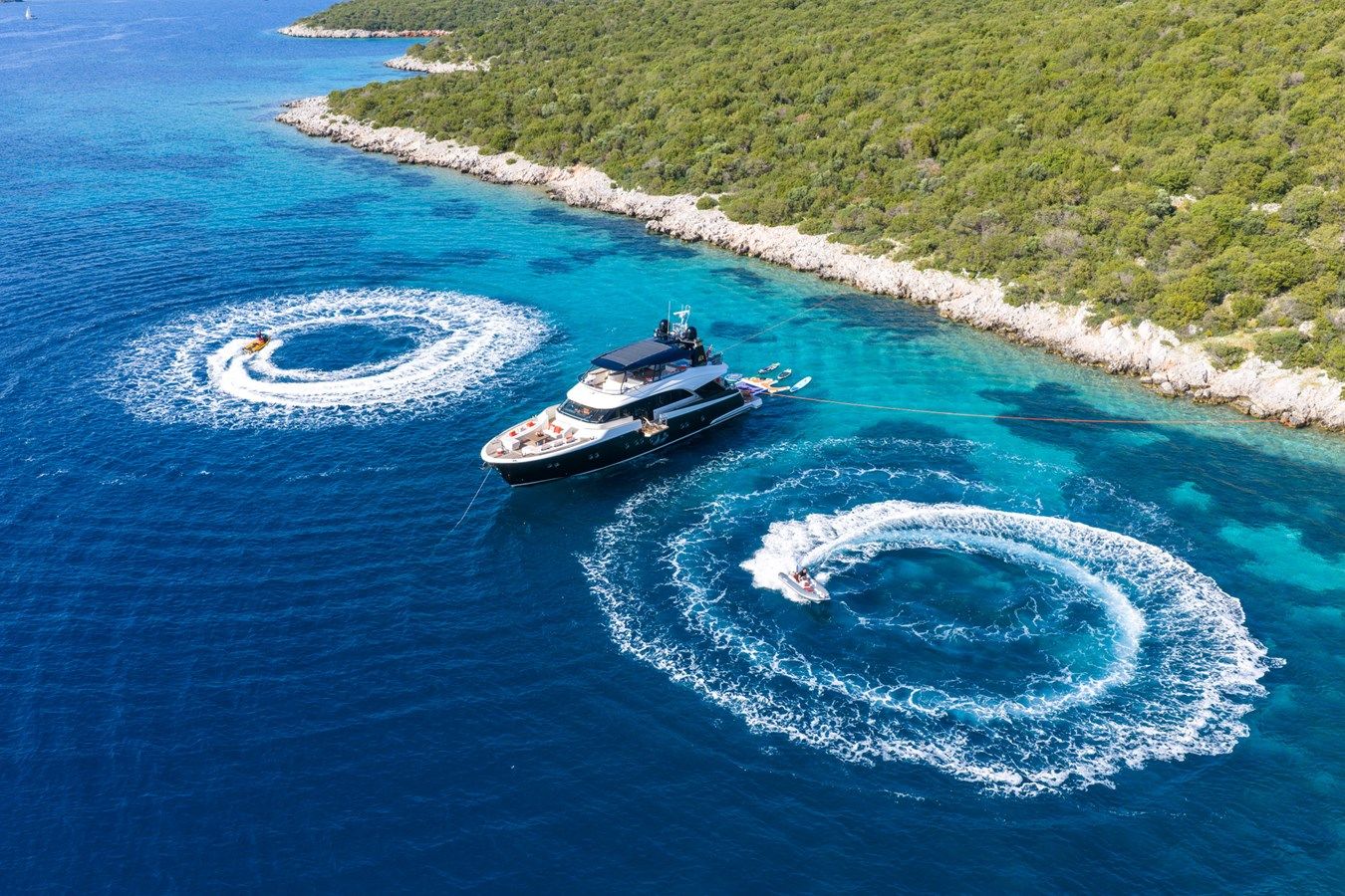 the best price on BELLA LUNA 86