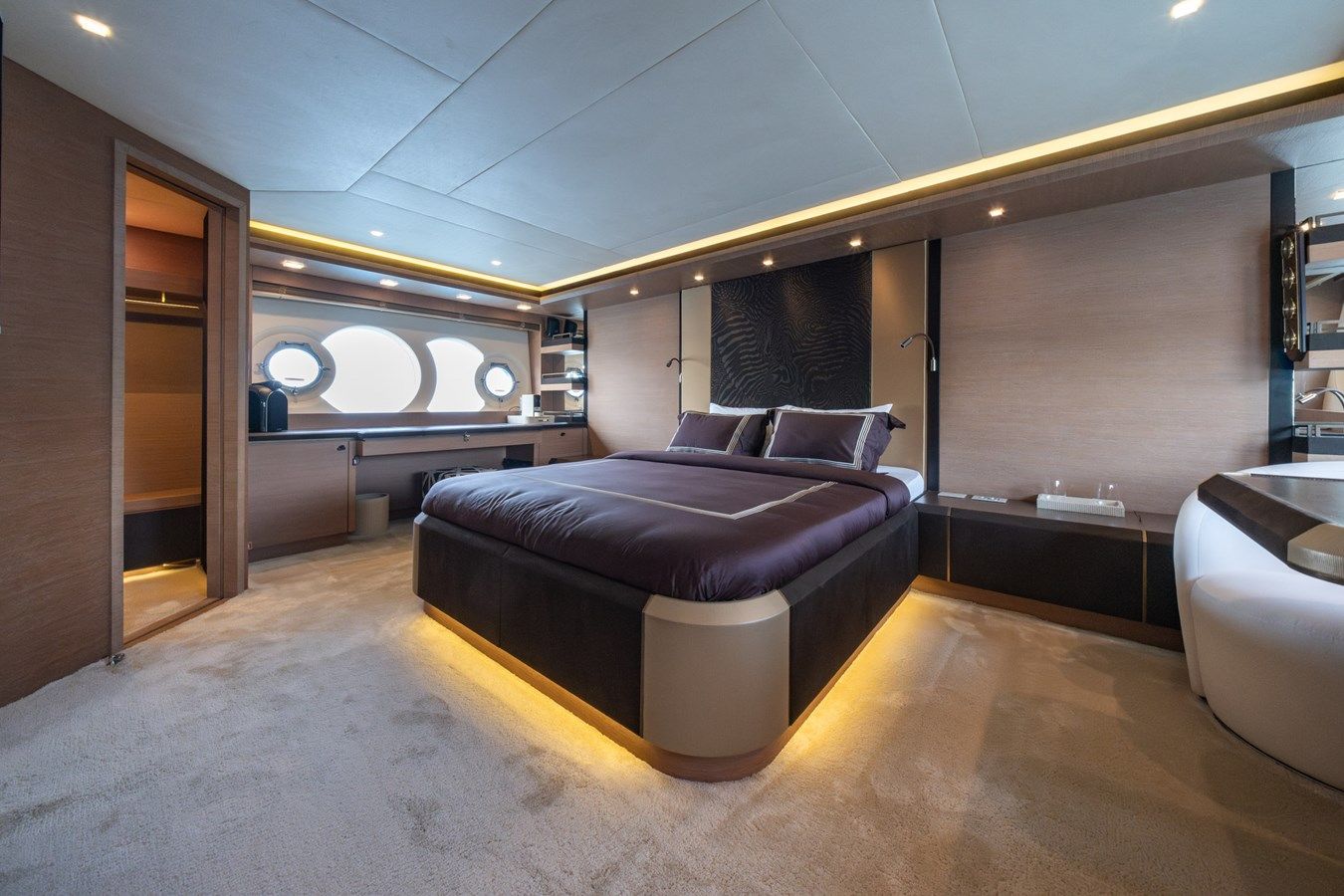 the best price on BELLA LUNA - Monte Carlo Yachts