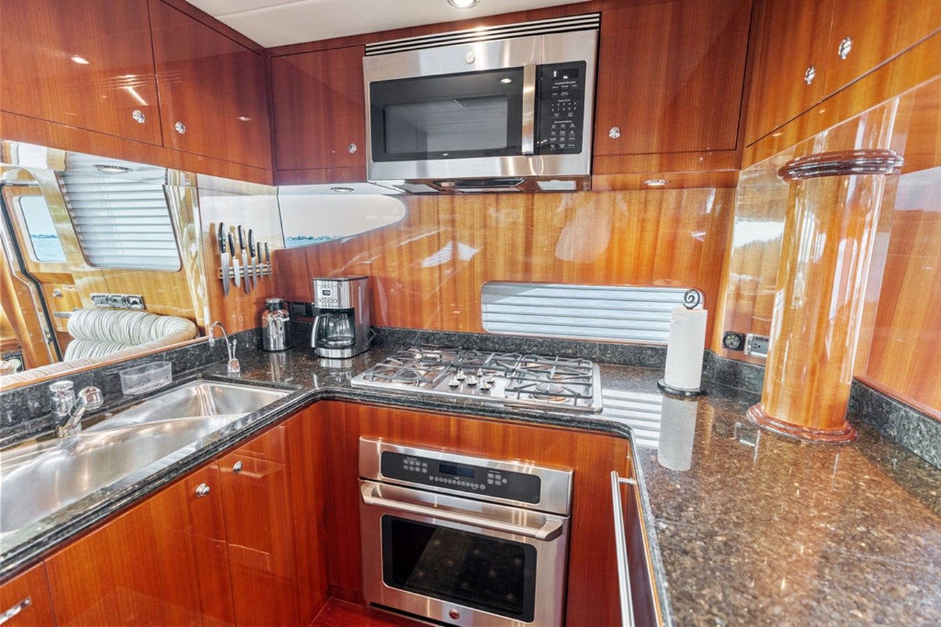 Buy a BABE - Horizon Yachts at Shestakov Yacht Sales